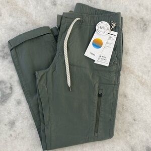 Vuori Ripstop Pant.  Size Small.  Army Green.  NWT.